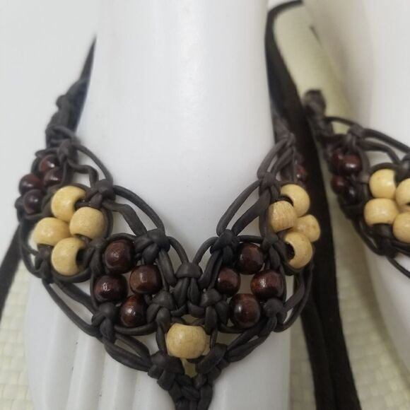 TROPIX MACRAME SANDALS. SIZE 8. NEAR NEW CONDITION. BROWN. OFF WHITE - Picture 5 of 16